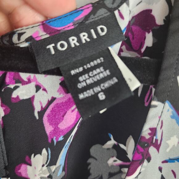 Torrid Top Womens 6X Black Floral fairycore dark academia romantic corpcore - Picture 3 of 7